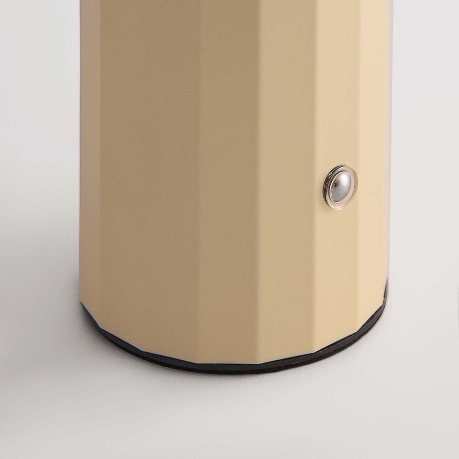 Lampe de table sans fil Noma en beige avec lumière dimmable et réglable