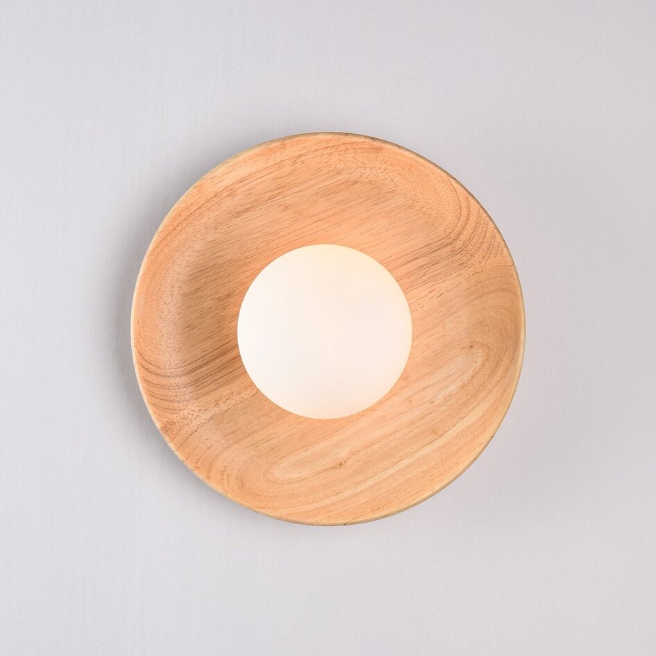 Wandlamp Ruva van lichthout en melkwit glas