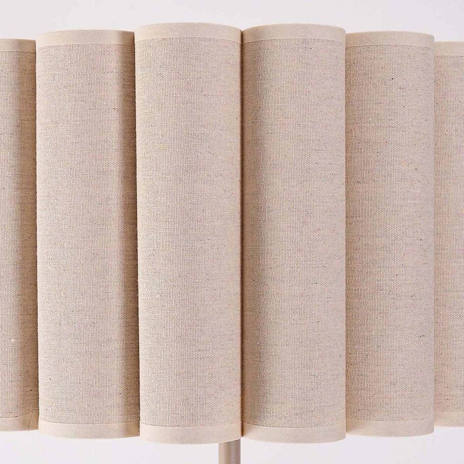 Beige vloerlamp Cely met geplooide linnen kap