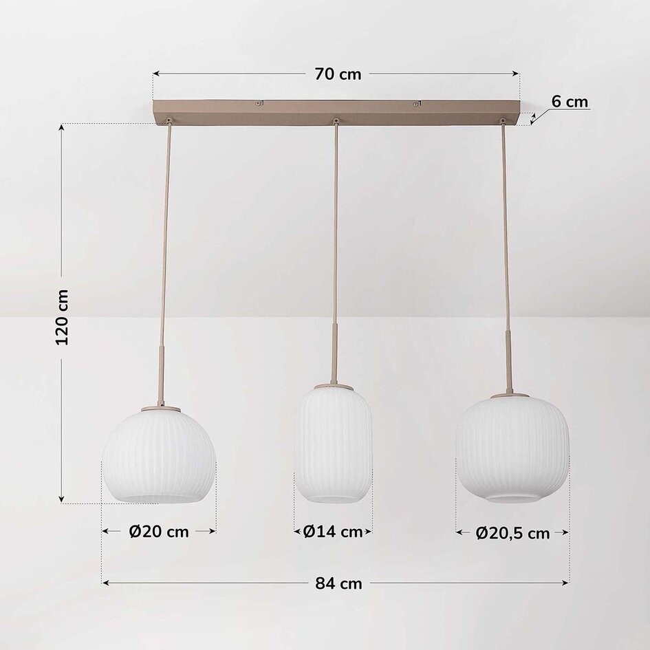 Suspension Meliora beige avec 3 abat-jours en verre nervuré