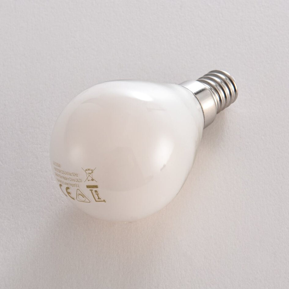 E14 dimbare LED lamp met melkwit glas 4,5W 2700K