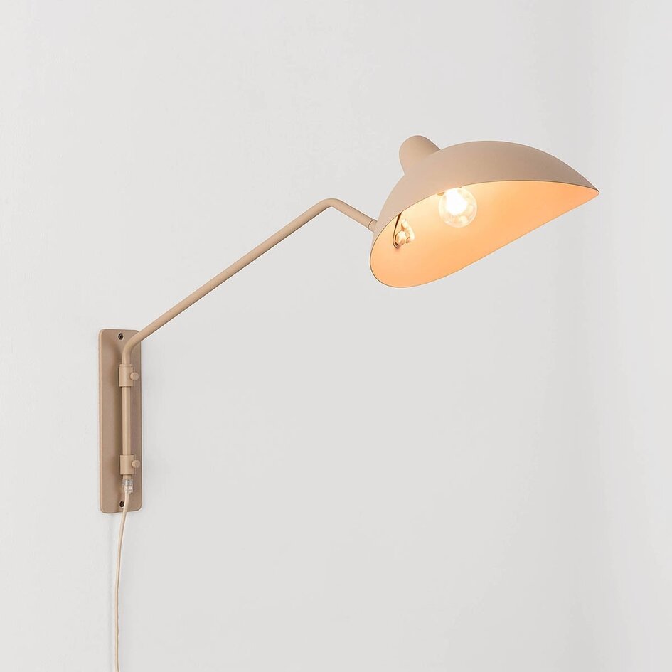 Applique murale Virello en beige sable avec bras et abat-jour réglables