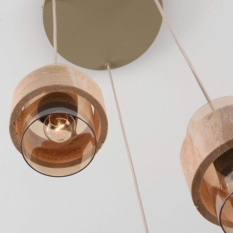 Hanglamp Sani met 3 kappen van travertin en amber glas - beige