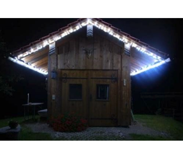 200 LED Weihnachtsbeleuchtung, 10 m koppelbarer LED-Streifen, warmweiße Lichterkette mit Blinkfunktion, IP44 wasserfest, für Innen- und Außendekoration, 24V Niedervolt