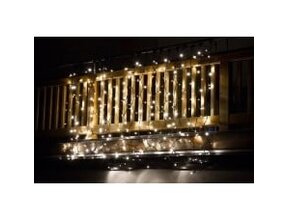 Blinkende LED-Lichterkette warmweiß 2x3m für Innen & Außen, wasserdicht