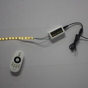 Farbige LED Streifen Fernbedienung - 4 Zonen - Miboxer FUT006 - RGB LED Steuerung, 24 Tasten, 16,4 Millionen Farben, 12V/24V kompatibel, für Innen- und Außenbereich Farbige LED Streifen Fernbedienung - 4 Zonen - Miboxer FUT006 - RGB LED Steuerung, 24 Tasten, 16,4 Millionen Farben, 12V/24V kompatibel, für Innen- und Außenbereich