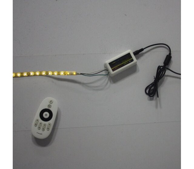 Farbige LED Streifen Fernbedienung - 4 Zonen - Miboxer FUT006 - RGB LED Steuerung, 24 Tasten, 16,4 Millionen Farben, 12V/24V kompatibel, für Innen- und Außenbereich Farbige LED Streifen Fernbedienung - 4 Zonen - Miboxer FUT006 - RGB LED Steuerung, 24 Tasten, 16,4 Millionen Farben, 12V/24V kompatibel, für Innen- und Außenbereich