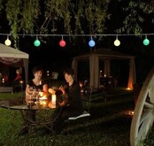 LED Partybeleuchtung – 50 RGB LEDs – 14,7 Meter Lichterkette mit Mehrfarben-Effekten, Fernbedienung, IP65 wasserdicht, 12V Niederspannung, ideal für Events und Dekoration