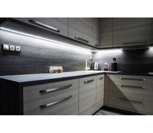 LED Streifen 12V 6000K Kaltweiß 9,6W 1020lm/m 120 LEDs/m IP20 10M Rolle – Hochwertige Beleuchtung für Innenräume LED Streifen 12V 6000K Kaltweiß 9,6W 1020lm/m 120 LEDs/m IP20 10M Rolle – Hochwertige Beleuchtung für Innenräume