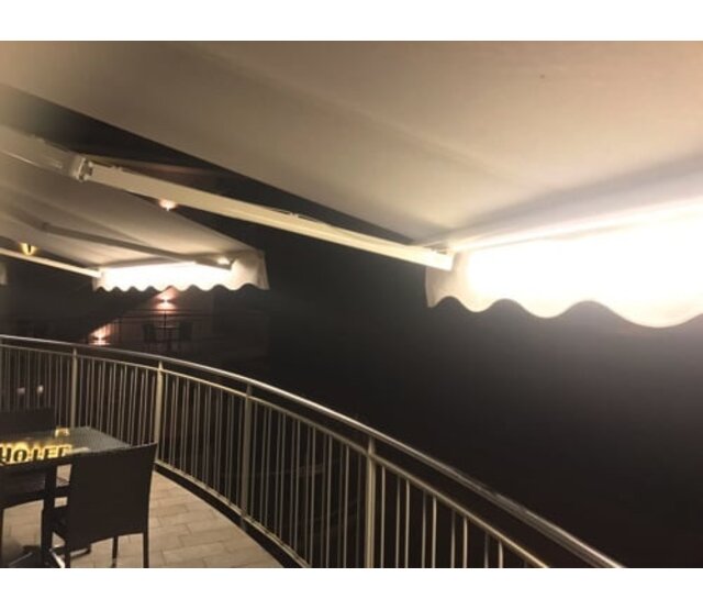 LED Streifen 12 Volt 4000K Natürliches Weiß 12W 1260LM 120LED/m IP20 - 10 Meter, 12V DC, 4000 Kelvin, 12 Watt, 1260 Lumen, 120 LEDs pro Meter, IP20 Schutzklasse, 10 Meter Länge, ideal für Innenbeleuchtung. LED Streifen 12 Volt 4000K Natürliches Weiß 12W 1260LM 120LED/m IP20 - 10 Meter, 12V DC, 4000 Kelvin, 12 Watt, 1260 Lumen, 120 LEDs pro Meter, IP20 Schutzklasse, 10 Meter Länge, ideal für Innenbeleuchtung.