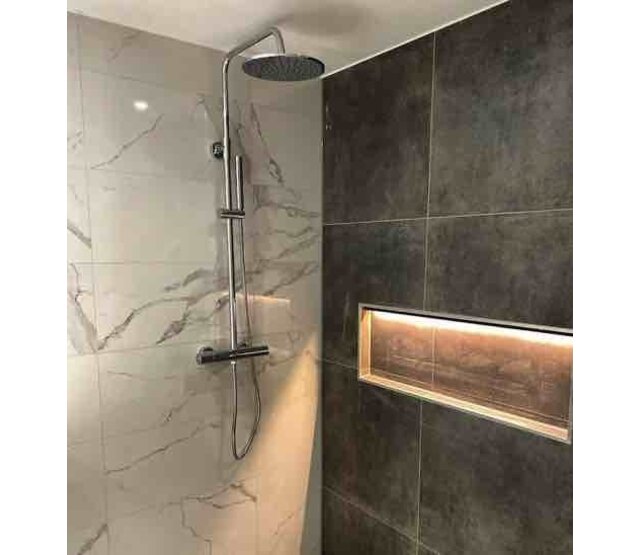 Wasserdichter LED-Streifen 24V, 3000K Warmweiß, 12W, 1260LM, 60LED/m, IP65, 5m – Ideal für Innen- und Außenbeleuchtung Wasserdichter LED-Streifen 24V, 3000K Warmweiß, 12W, 1260LM, 60LED/m, IP65, 5m – Ideal für Innen- und Außenbeleuchtung