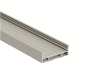 LED-Aluminiumprofil 200 cm mit niedriger Abdeckung 33,4 mm x 12,8 mm für LED-Streifen – PN10.C1ALU, optimiert für indirekte Beleuchtung, präzise Verarbeitung, hohe Lichtausbeute LED-Aluminiumprofil 200 cm mit niedriger Abdeckung 33,4 mm x 12,8 mm für LED-Streifen – PN10.C1ALU, optimiert für indirekte Beleuchtung, präzise Verarbeitung, hohe Lichtausbeute