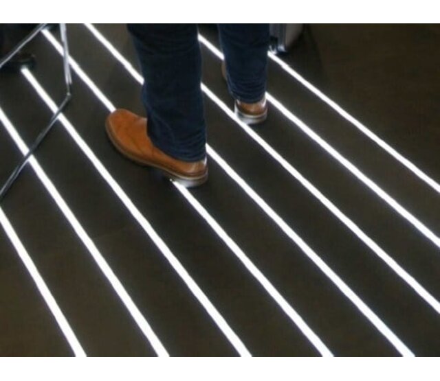 LED-Streifen Bodenprofil 2 Meter mit Abdeckung 15,8 mm x 13,70 mm – VLOER12 | Aluminiumschiene für LED-Beleuchtung | Bodenleuchtelement | Dimmbare LED-Unterbauleuchte | Innen- und Außenbereich geeignet LED-Streifen Bodenprofil 2 Meter mit Abdeckung 15,8 mm x 13,70 mm – VLOER12 | Aluminiumschiene für LED-Beleuchtung | Bodenleuchtelement | Dimmbare LED-Unterbauleuchte | Innen- und Außenbereich geeignet