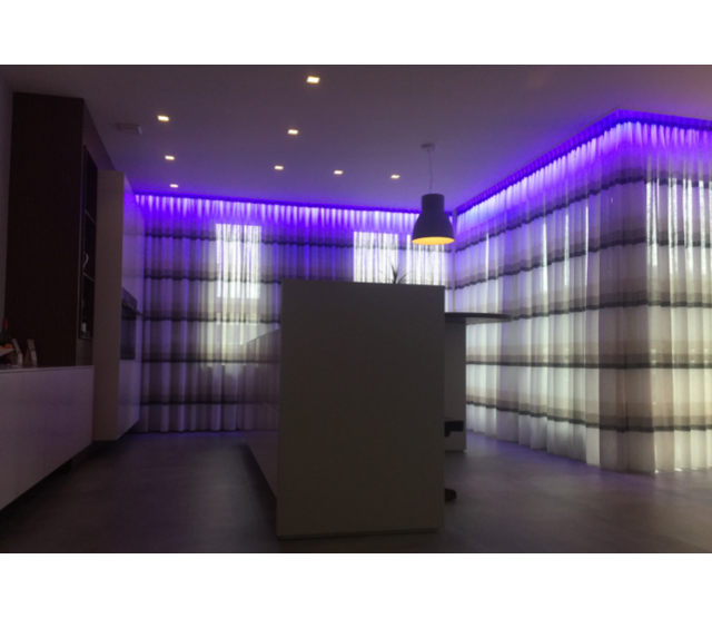 Wasserdichter RGB LED Streifen 7,2 Watt 450 Lumen 30 LEDs 12V DC IP65 - 5 Meter, hochflexibel, für Innen- und Außenbeleuchtung, energieeffizient und langlebig Wasserdichter RGB LED Streifen 7,2 Watt 450 Lumen 30 LEDs 12V DC IP65 - 5 Meter, hochflexibel, für Innen- und Außenbeleuchtung, energieeffizient und langlebig