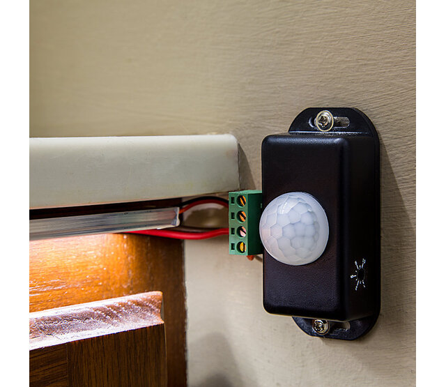 PIR-Bewegungssensor einstellbar - Steuerung für LED-Streifen bis 8 Ampere, 230V, IP20, Reichweite 12m, Dämmerungssensor, Montage an Decke/Wand, ideal für Innen- und Außenbeleuchtung PIR-Bewegungssensor einstellbar - Steuerung für LED-Streifen bis 8 Ampere, 230V, IP20, Reichweite 12m, Dämmerungssensor, Montage an Decke/Wand, ideal für Innen- und Außenbeleuchtung