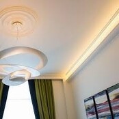LED Stuckleiste 2 Meter - C373WEISS - 8 x 4,9 cm - Weiße Kunststoffleiste für indirekte LED Beleuchtung, 200 cm Länge, ideal für Decken- und Wandmontage