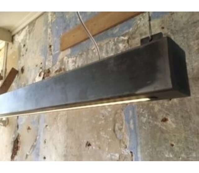 Metallschienen-Hängelampe 150 cm mit Dual-White LED-Streifen - 2700K & 6500K - Dimmbar - Industrielle Deckenleuchte für Wohnzimmer oder Küche - Energieeffiziente Beleuchtung Metallschienen-Hängelampe 150 cm mit Dual-White LED-Streifen - 2700K & 6500K - Dimmbar - Industrielle Deckenleuchte für Wohnzimmer oder Küche - Energieeffiziente Beleuchtung