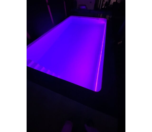 Wasserdichter RGBWW LED Streifen 19,2W 960LM 60LED/m 24VDC IP68 12mm Breite – 5m für Innen- und Außenbeleuchtung Wasserdichter RGBWW LED Streifen 19,2W 960LM 60LED/m 24VDC IP68 12mm Breite – 5m für Innen- und Außenbeleuchtung
