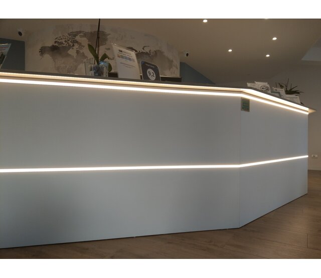 PRO LED Streifen 24V 4000K Naturweiß 22W 2100LM 300LED/m IP20 CRI93 – 5m für perfekte Beleuchtung PRO LED Streifen 24V 4000K Naturweiß 22W 2100LM 300LED/m IP20 CRI93 – 5m für perfekte Beleuchtung