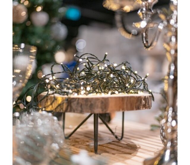 7,5 Meter LED Lichterkette für Weihnachtsbeleuchtung - 100 LEDs - Extra Warmweiß (2700K) - Wasserdicht (IP44) - Inkl. 10m Stromkabel - 24V Niederspannung - Innen- und Außenbereich