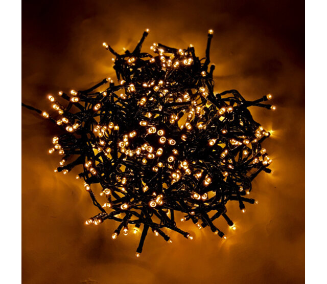 Cluster LED-Weihnachtsbeleuchtung – Extra Warmweiß (2700K) – 16 Meter – 800 LEDs mit 8 Funktionen – IP44 Wasserschutz – LUKSUS – Innen- und Außendekoration