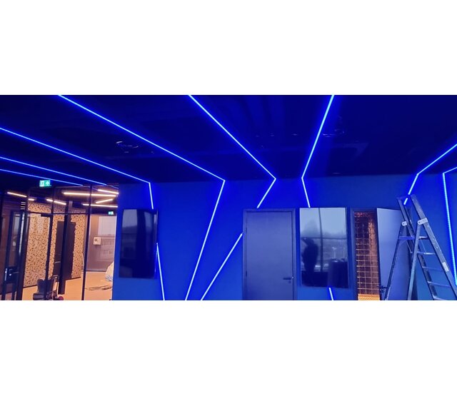 Schwarzes LED-Aluminiumprofil 200 cm mit opaler Klickabdeckung, 18,8 mm x 18,6 mm, für LED-Streifen, 20SCHWARZ – Hochwertiges Profil für perfekte Lichtstreuung Schwarzes LED-Aluminiumprofil 200 cm mit opaler Klickabdeckung, 18,8 mm x 18,6 mm, für LED-Streifen, 20SCHWARZ – Hochwertiges Profil für perfekte Lichtstreuung