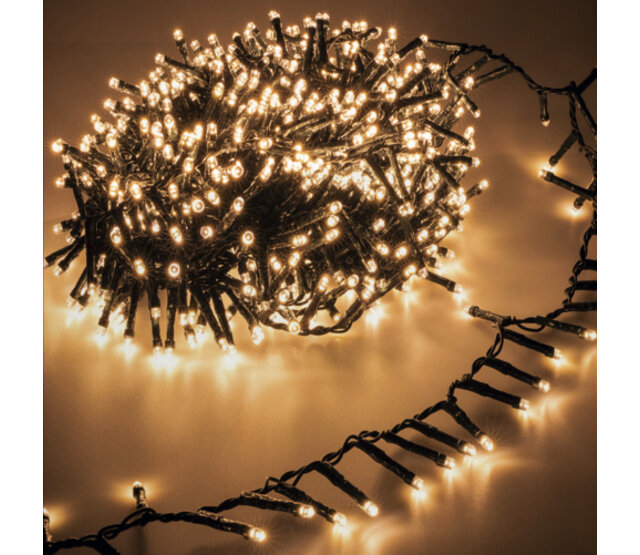 8m LED Weihnachtsbeleuchtung warmweiß mit 400 LEDs, IP44, für Innen & Außen, 230V, energiesparend und wetterfest