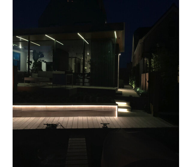 PRO LED Streifen Warmweiß 13W 1100LM 240LED/m 48VDC IP68 3000K CRI95 - 20m | Hochwertige Beleuchtung für Innen- und Außenbereich PRO LED Streifen Warmweiß 13W 1100LM 240LED/m 48VDC IP68 3000K CRI95 - 20m | Hochwertige Beleuchtung für Innen- und Außenbereich