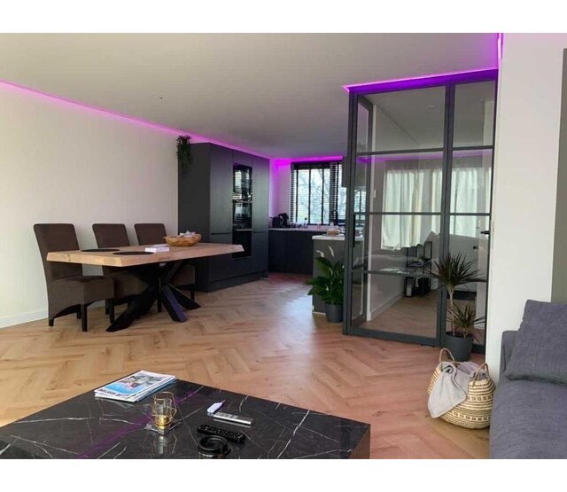 PRO LED Streifen RGBCCT 21W 2240LM 96LED/m 24VDC IP20 – 2,5m | RGB+CCT Lichtband mit 2240 Lumen, 96 LEDs pro Meter, 24V Gleichstrom, 2,5 Meter Länge PRO LED Streifen RGBCCT 21W 2240LM 96LED/m 24VDC IP20 – 2,5m | RGB+CCT Lichtband mit 2240 Lumen, 96 LEDs pro Meter, 24V Gleichstrom, 2,5 Meter Länge