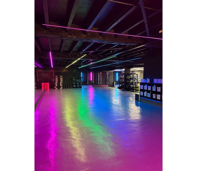 Montagesystem für flexibles LED-Profil F12WIT in Weiß – Kompatibel mit LED-Streifen, 12 mm Breite, optimale Lichtverteilung, einfache Installation, hochwertige Aluminiumausführung, ideal für indirekte Beleuchtung und Designprojekte Montagesystem für flexibles LED-Profil F12WIT in Weiß – Kompatibel mit LED-Streifen, 12 mm Breite, optimale Lichtverteilung, einfache Installation, hochwertige Aluminiumausführung, ideal für indirekte Beleuchtung und Designprojekte