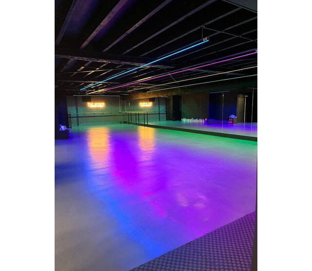 Montagesystem für flexibles LED-Profil F12WIT in Weiß – Kompatibel mit LED-Streifen, 12 mm Breite, optimale Lichtverteilung, einfache Installation, hochwertige Aluminiumausführung, ideal für indirekte Beleuchtung und Designprojekte Montagesystem für flexibles LED-Profil F12WIT in Weiß – Kompatibel mit LED-Streifen, 12 mm Breite, optimale Lichtverteilung, einfache Installation, hochwertige Aluminiumausführung, ideal für indirekte Beleuchtung und Designprojekte