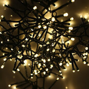 Starter-Set – 6 m LED Cluster-Lichterkette, 200 LEDs, extra warmweiß (2700K), 24V, IP44, BASIC – Weihnachtsbeleuchtung für Innen- und Außenbereich
