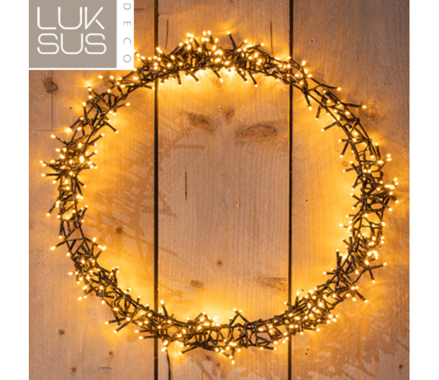 Beleuchteter LED-Weihnachtskranz Ø 58 cm mit 500 warmweißen LED-Lämpchen – Größe M, inkl. energiesparender LED-Technologie, ideal für festliche Dekoration Beleuchteter LED-Weihnachtskranz Ø 58 cm mit 500 warmweißen LED-Lämpchen – Größe M, inkl. energiesparender LED-Technologie, ideal für festliche Dekoration