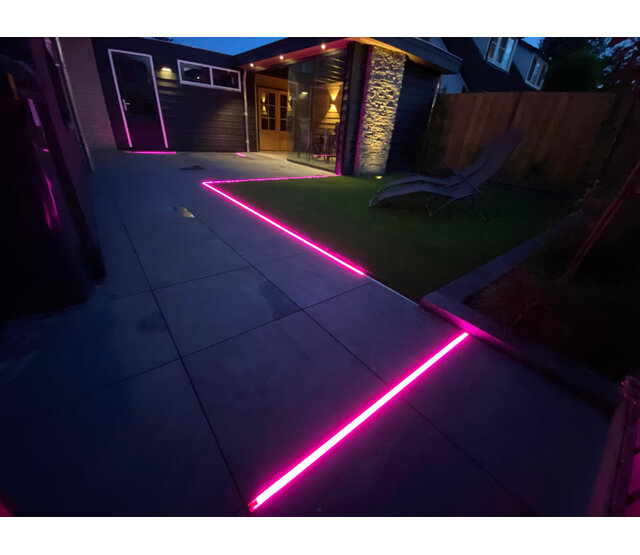 LED Streifen 48 Volt RGBWW 19W 96 LEDs/m 1020 Lumen IP68 20 Meter Rolle – Hochleistungs-LED-Band mit 96 LEDs pro Meter, 1020 Lumen, 19 Watt, wasserdicht IP68, 20 Meter Rolle, ideal für Innen- und Außenbeleuchtung.