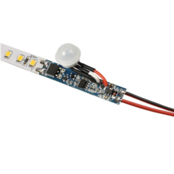 LED-Aluprofil mit integriertem PIR-Sensor SPIR005 – 5W Leistung, 24V, 3000K, 500lm, 1 Meter Länge, Schutzart IP20, für LED-Streifen, Bewegungsmelder, dimmbar, moderne energieeffiziente Beleuchtung