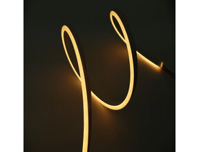 Neon Flex LED Streifen 24V 2700K extra warmweiß 9,6W 1000LM 6x12mm IP67 – 10m