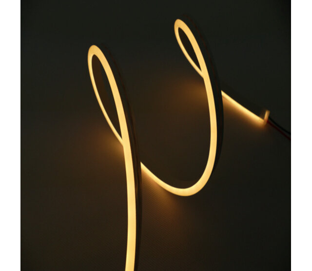 Neon Flex LED Streifen 24V 2700K extra warmweiß 9,6W 1000LM 6x12mm IP67 – 10m für Innen- und Außenbeleuchtung Neon Flex LED Streifen 24V 2700K extra warmweiß 9,6W 1000LM 6x12mm IP67 – 10m für Innen- und Außenbeleuchtung