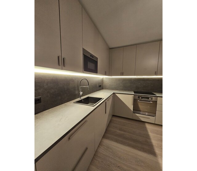 LED Streifen Aluminium-Hohlkammerprofil 24 mm x 19,4 mm mit Abdeckung – C21ALU, diffuses Licht, optimale Wärmeableitung, für LED-Beleuchtung, Montageleicht, 1 m Länge, passend für 24V/12V LED-Streifen LED Streifen Aluminium-Hohlkammerprofil 24 mm x 19,4 mm mit Abdeckung – C21ALU, diffuses Licht, optimale Wärmeableitung, für LED-Beleuchtung, Montageleicht, 1 m Länge, passend für 24V/12V LED-Streifen