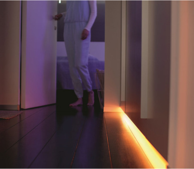 Weißes LED-Einbauprofil mit Klickabdeckung, 30 mm x 12,7 mm, für LED-Streifen, C22WEISS – Hochwertiges Aluminiumprofil für indirekte Beleuchtung, präzise Verarbeitung, einfache Montage, ideal für moderne Raumgestaltung. Weißes LED-Einbauprofil mit Klickabdeckung, 30 mm x 12,7 mm, für LED-Streifen, C22WEISS – Hochwertiges Aluminiumprofil für indirekte Beleuchtung, präzise Verarbeitung, einfache Montage, ideal für moderne Raumgestaltung.