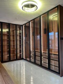 Schwarzes LED-Aluminiumprofil mit Klickabdeckung 13,4 mm x 11,46 mm – SLIM04ZWART – Ideal für LED-Streifen, präzise Montage, schlankes Design, optimale Lichtstreuung, hochwertige Verarbeitung Schwarzes LED-Aluminiumprofil mit Klickabdeckung 13,4 mm x 11,46 mm – SLIM04ZWART – Ideal für LED-Streifen, präzise Montage, schlankes Design, optimale Lichtstreuung, hochwertige Verarbeitung