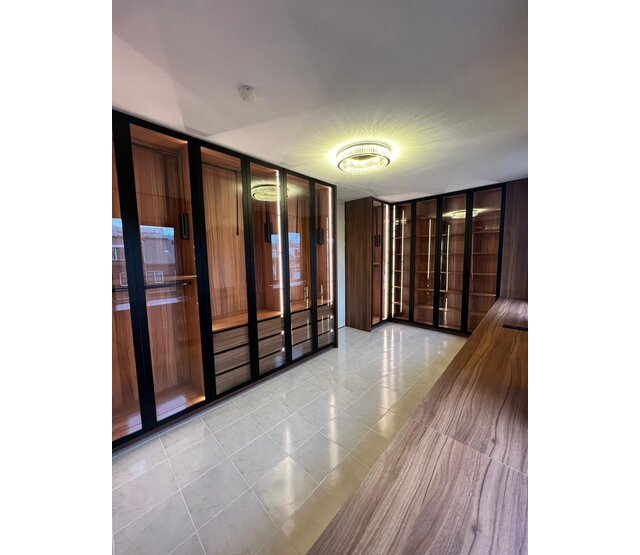 Schwarzes LED-Aluminiumprofil mit Klickabdeckung 13,4 mm x 11,46 mm – SLIM04ZWART – Ideal für LED-Streifen, präzise Montage, schlankes Design, optimale Lichtstreuung, hochwertige Verarbeitung Schwarzes LED-Aluminiumprofil mit Klickabdeckung 13,4 mm x 11,46 mm – SLIM04ZWART – Ideal für LED-Streifen, präzise Montage, schlankes Design, optimale Lichtstreuung, hochwertige Verarbeitung