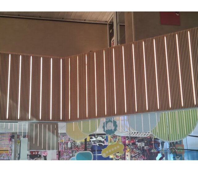 Weißes LED-Aluprofil 4 m, 12x12 mm mit Abdeckung