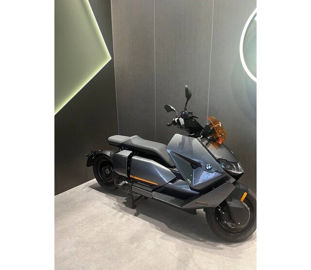 LED-Aluminiumprofil Schwarz 15mm x 15,69mm mit Opaler Klickabdeckung für LED-Streifen – A2 Schwarz, präzise Montage, hochwertige Lichtstreuung, ideal für indirekte Beleuchtung, maßgenau nach DIN-Norm