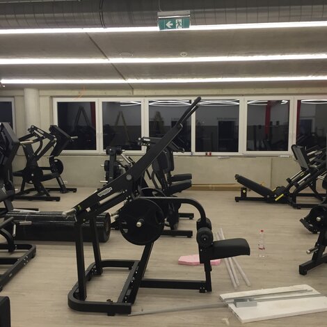 LED Beleuchtung im Fitnessstudio, Sport Club, in Sportschulen oder Sporthallen