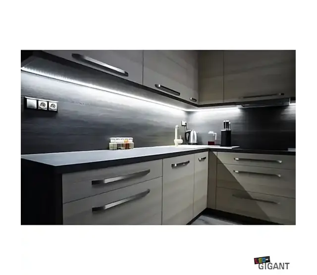 LED Streifen 24 Volt 6000K Kaltweiß 6W 630lm/m 60 LEDs/m IP20 50M Rolle – Hochwertige Beleuchtung für Innenräume LED Streifen 24 Volt 6000K Kaltweiß 6W 630lm/m 60 LEDs/m IP20 50M Rolle – Hochwertige Beleuchtung für Innenräume