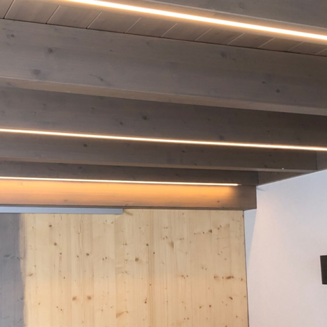 LED-Projekt Telfs: Warmweisses Wandlicht 24V