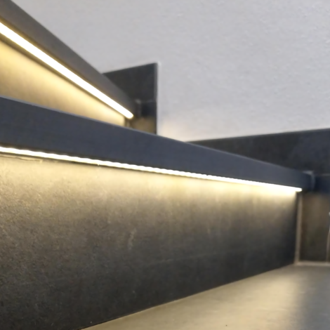 LED-Treppenbeleuchtung mit Einbauprofilen