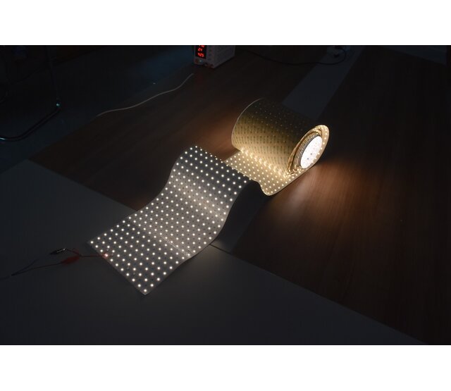 Flexibles LED-Sheet 25 x 100 cm warmweiß 3000K – 48 W, 4300 lm, CRI 90, 506 LED, dimmbar, koppelbar bis 10 m, 24 V, IP20