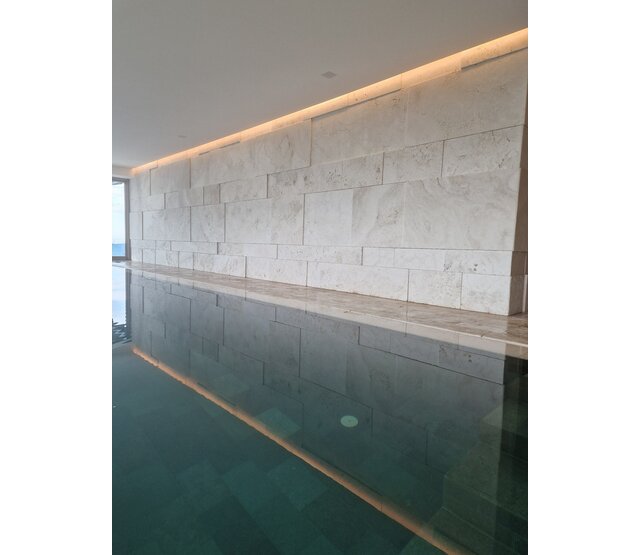 PRO LED-Streifen extra warmweiß 8W 700lm/Meter 240 LEDs 48VDC IP68 2700K CRI95 – 30 Meter