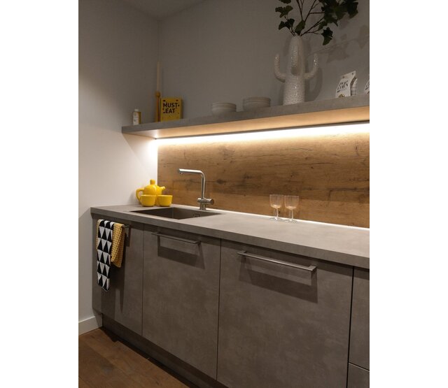 20 mm x 20 mm LED-Aluminiumprofil 3m Schwarz mit Diffusorabdeckung für LED-Streifen – 318SCHWARZ, hochwertiges Montagesystem für indirekte Beleuchtung, präzise Maße nach DIN-Norm